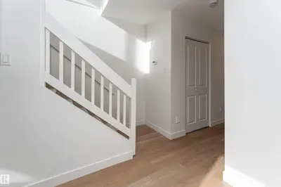 Interior photo 3 of 3108 142 AV NW