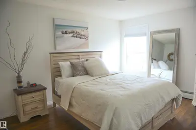 Interior photo 4 of #114 155 EDWARDS DR SW