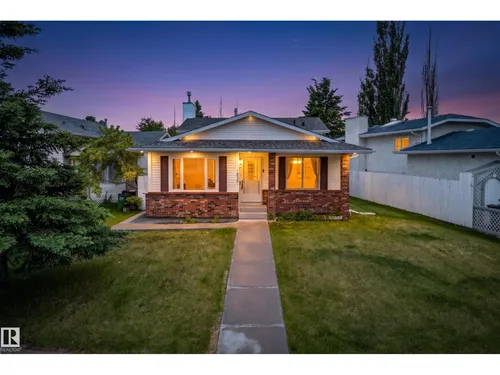 18351 77 AV NW, Edmonton - $475,000