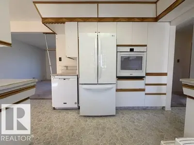 Interior photo 2 of 10604 104 ST