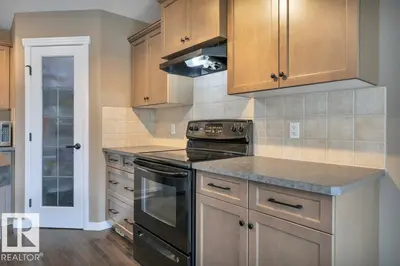 Interior photo 3 of 109 BAIE MASSON ST