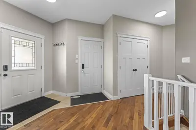 Interior photo 3 of 5911 Meadow WY