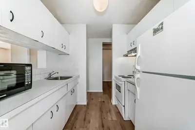 Interior photo 3 of 