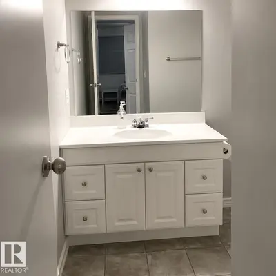 Interior photo 4 of #102 340 WOODBRIDGE WY