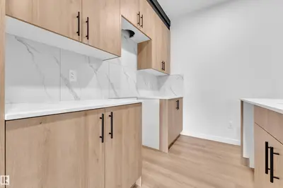 Interior photo 2 of 6371 KING WD SW