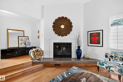 Interior photo 4 of 11627 76 AV NW