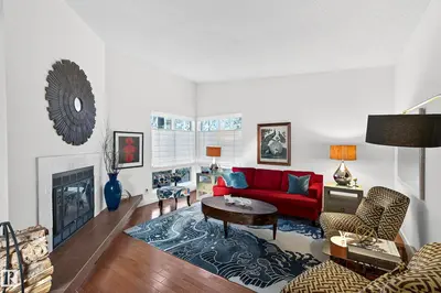 Interior photo 2 of 11627 76 AV NW