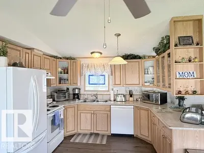 Interior photo 1 of 226 Oakwood Drive NW