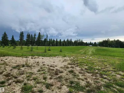 Interior photo 3 of 80 465011 Rge Rd 64