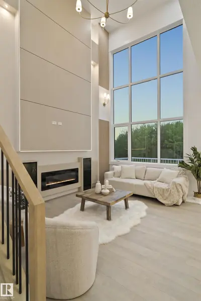 Interior photo 1 of 