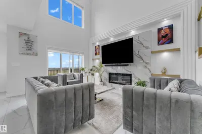 Interior photo 3 of 2820 1 AV SW