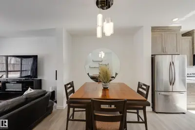 Interior photo 3 of 5181 EDGEMONT BV NW