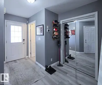Interior photo 1 of 32 BRIDGEVIEW CR
