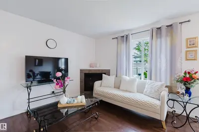 Interior photo 2 of 1289 CUNNINGHAM DR SW