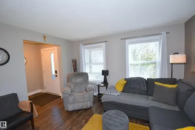 Interior photo 2 of 5223 CHAPPELLE RD SW