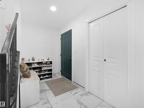 2418 32B ST NW, Edmonton - $512,000
