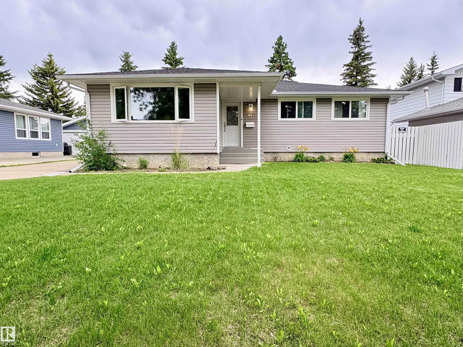 41 ABBEY CR, St. Albert - 4 bedroom Detached Single Family for sale