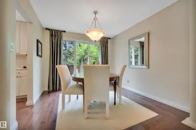 Interior photo 4 of 38 LODGEPOLE CR