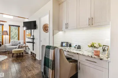 Interior photo 3 of 55521 RGE ROAD 233