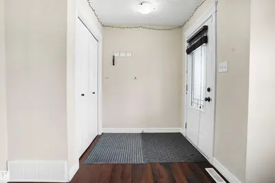 Interior photo 2 of 1442 33A ST NW