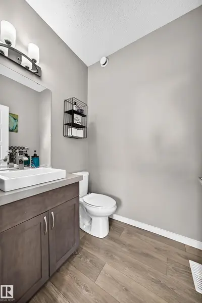 Interior photo 4 of 5480 CRABAPPLE LO SW