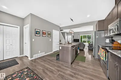 Interior photo 2 of 5480 CRABAPPLE LO SW