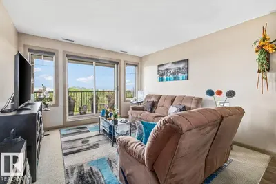 Interior photo 4 of #319 501 PALISADES WY