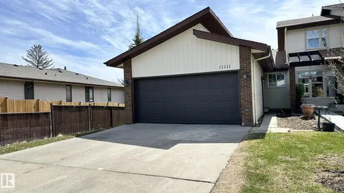 11111 157 AV NW, Edmonton - $425,000