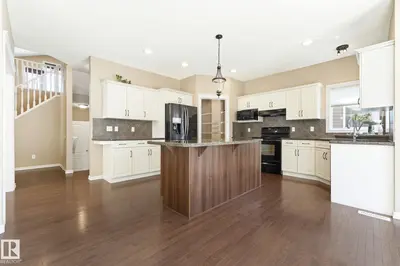 Interior photo 3 of 