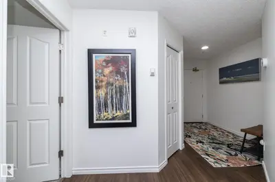 Interior photo 2 of #111 182 HADDOW CL NW