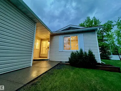 Interior photo 4 of 8118 27 AV NW