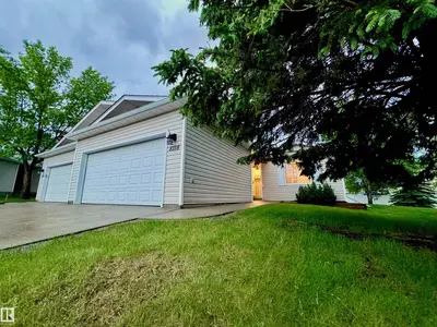 Interior photo 3 of 8118 27 AV NW