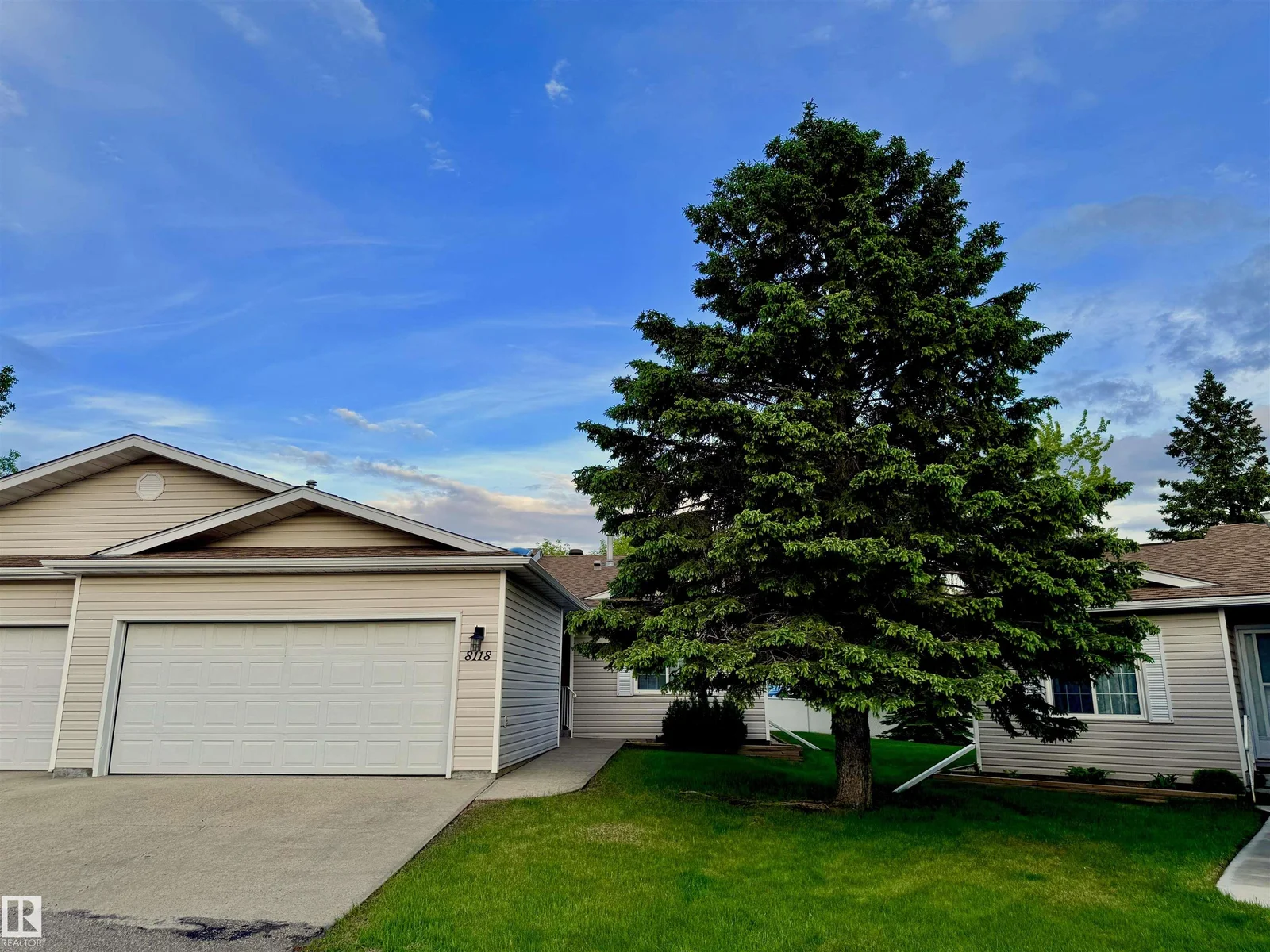 8118 27 AV NW, Edmonton - 3 bedroom Duplex for sale