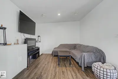 Interior photo 3 of 1422 TWP ROAD 550