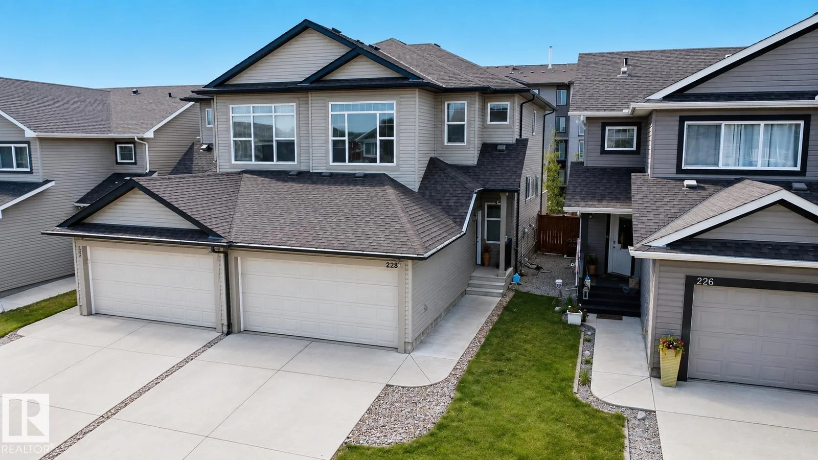 228 42 AV NW NW, Edmonton - 4 bedroom Duplex for sale