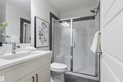 Interior photo 4 of 5749 HAWTHORN CM SW
