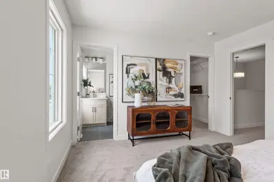 Interior photo 3 of 5749 HAWTHORN CM SW