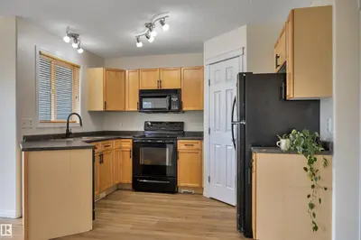 Interior photo 3 of 43 SUTHERLAND ST