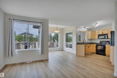 Interior photo 2 of 43 SUTHERLAND ST