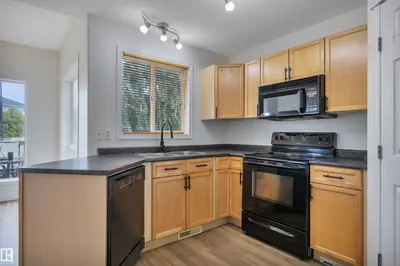 Interior photo 4 of 43 SUTHERLAND ST