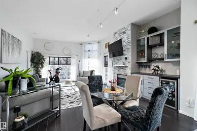 Interior photo 4 of 10905 109 ST NW