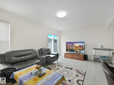 Interior photo 4 of #18 230 EDWARDS DR SW