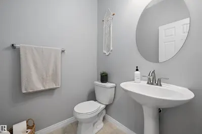Interior photo 3 of 8914 97A