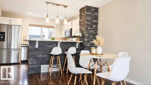 225 51A ST SW, Edmonton - $388,000