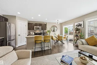 Interior photo 1 of #11 5317 3 AV SW