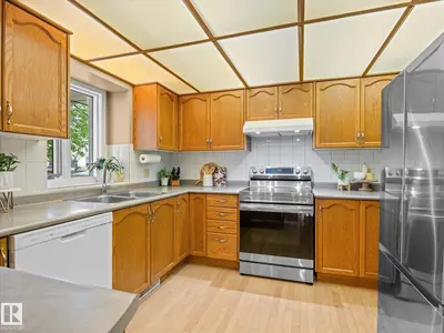Interior photo 4 of 5 CANTERBURY LN