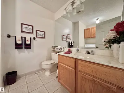 Interior photo 3 of 1057 109 ST NW