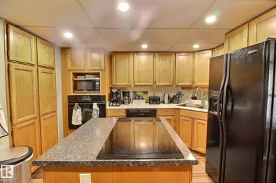 Interior photo 2 of 1035 109 ST NW