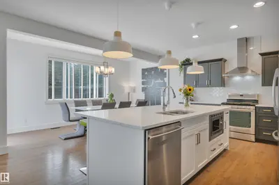 Interior photo 2 of 4231 SAVARYN DR SW