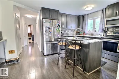 Interior photo 3 of 58102 RGE ROAD 240